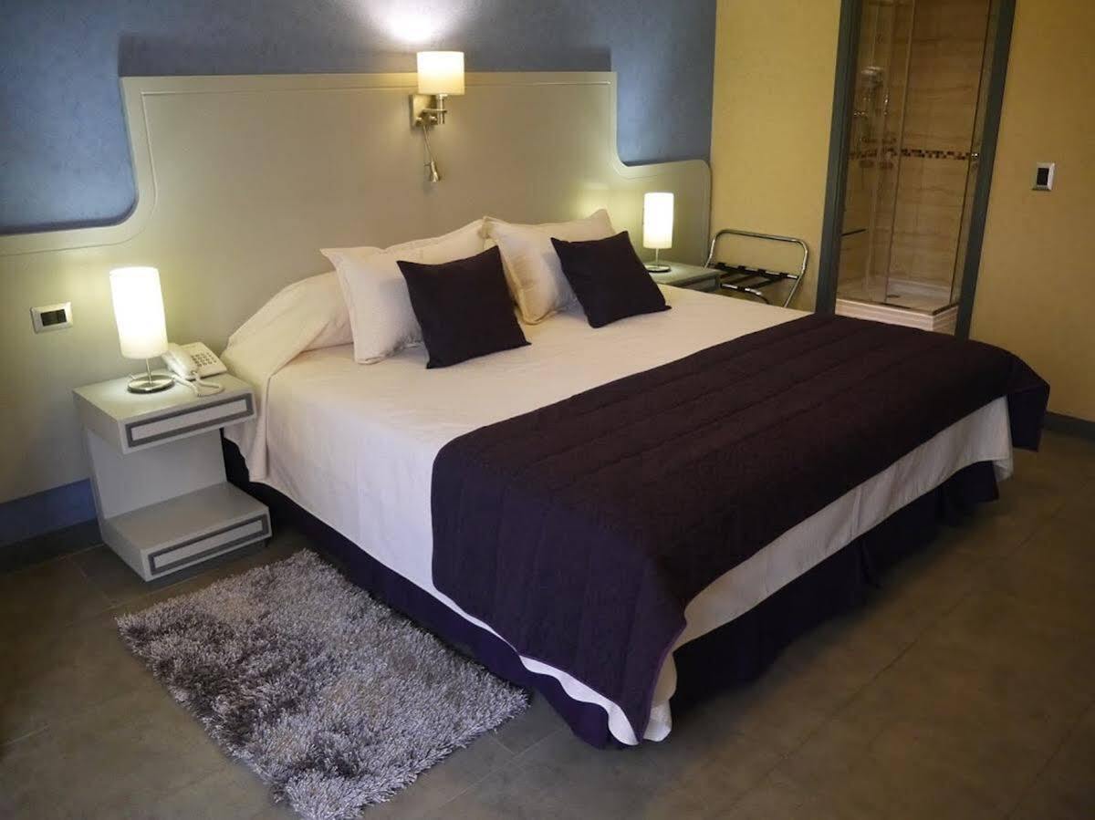 Infinity Park Hotel Santiago de Chile Bagian luar foto